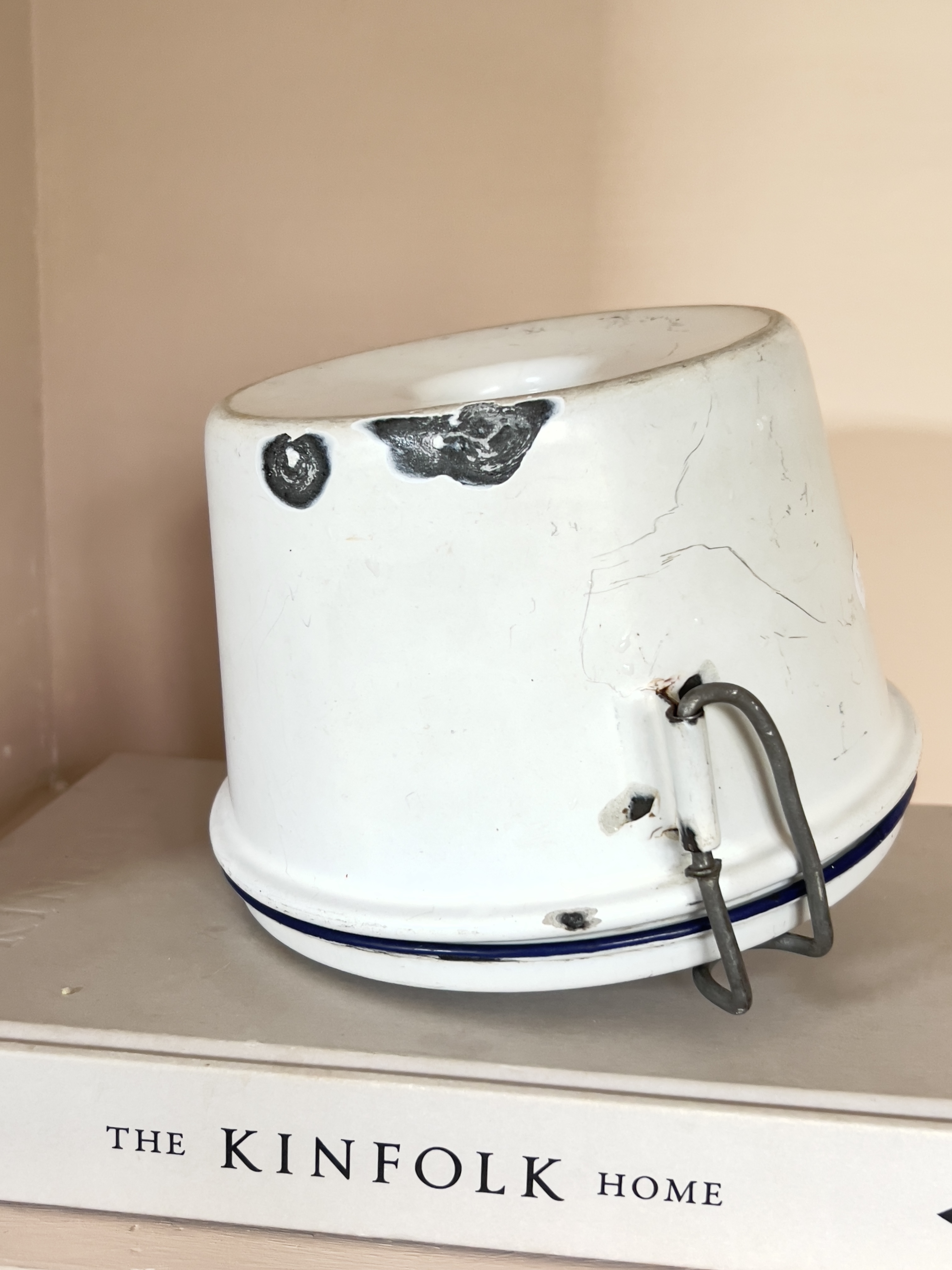 Enamel cake mold