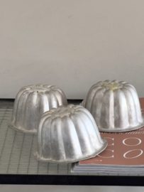 3 authentieke aluminium mallen