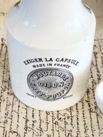 French moutarde pot