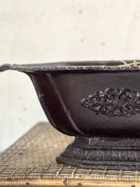 Oude donkerbruine jardinière