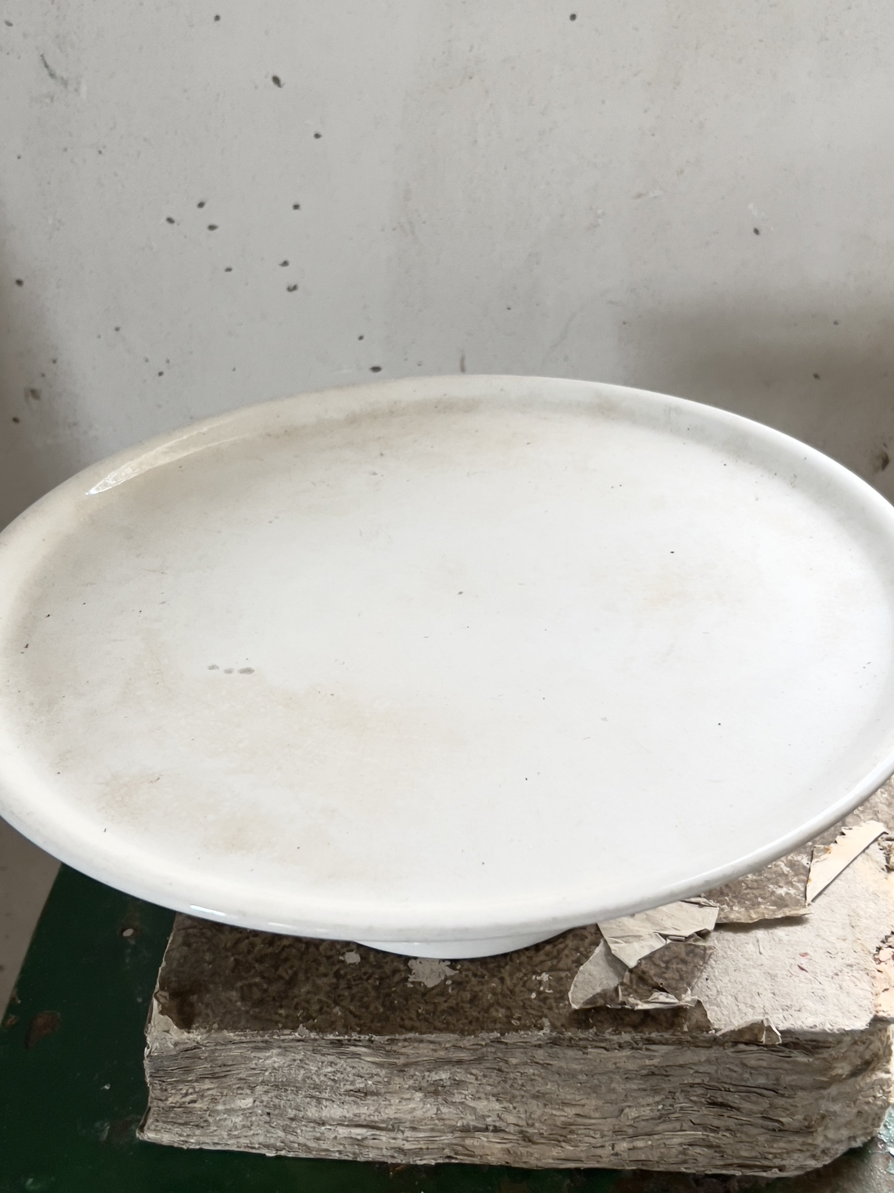 Large cake stand