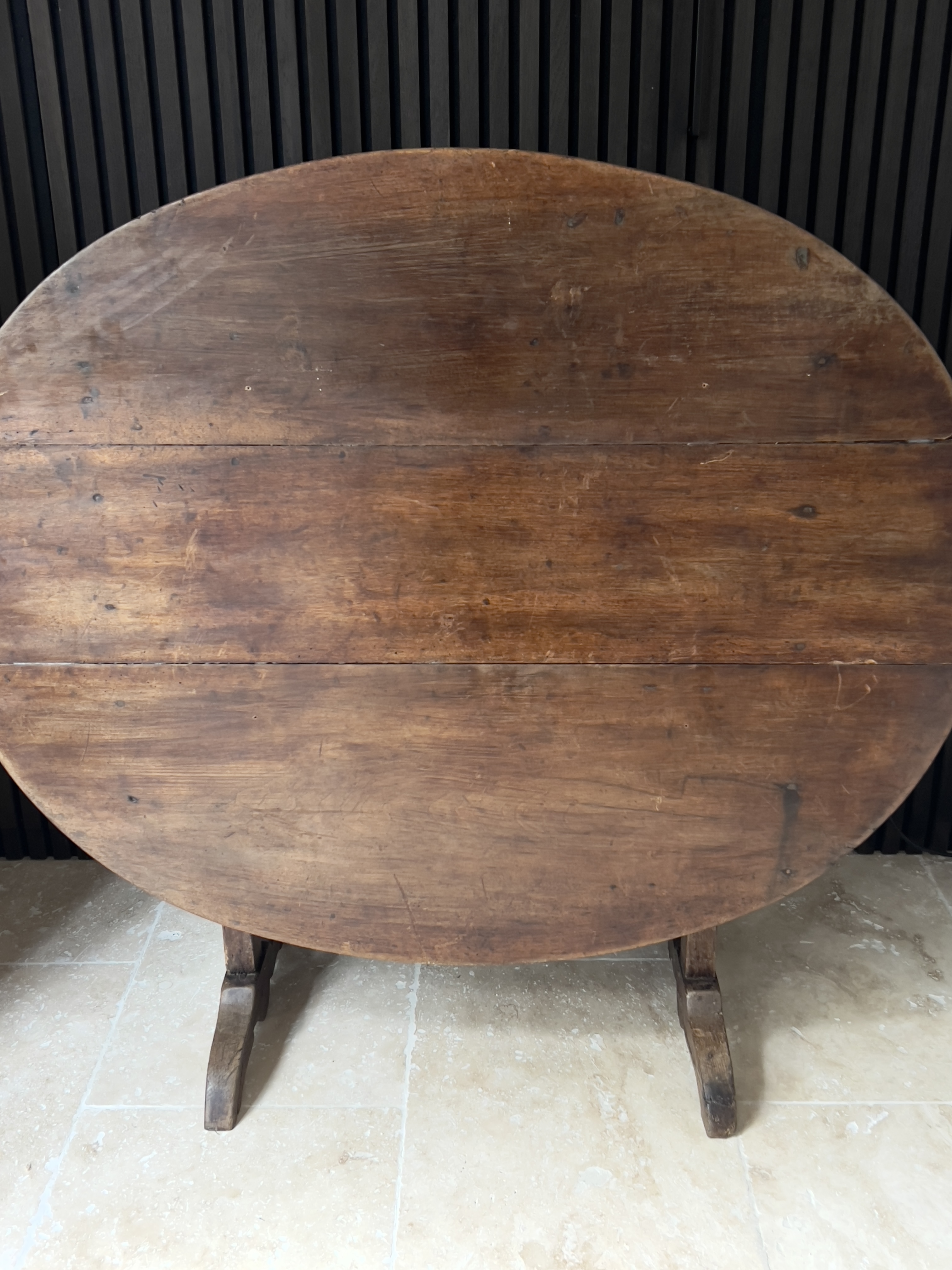 Antieke franse wijntafel