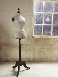 Franse wespentaille mannequin/ French wasp waist mannequin