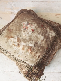 Frans antiek kussentje/ French antique little pillow