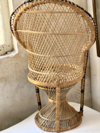 Vintage poppen pauwen stoeltje