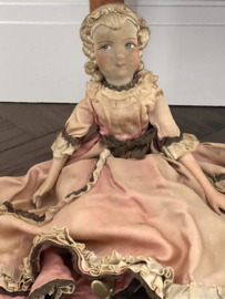 Poupeé de salon