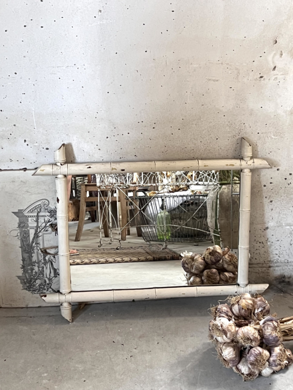 Antieke  faux-bamboe spiegel