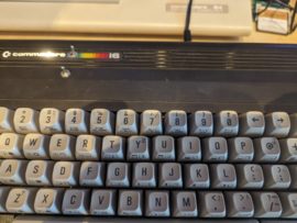 Commodore C16 met originele voeding