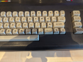 Commodore C16 met originele voeding