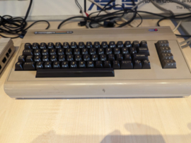 Commodore 64 Breadbin in doos