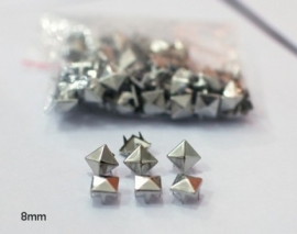 Studs vierkant zilver 8 mm 30 voor € 2,50