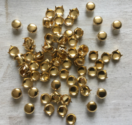Studs goud rond  10 mm. 30 voor