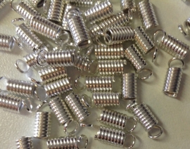 Zilveren klemmetjes (gedraaid) 7 x 3 mm 10 voor 