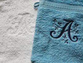 Handdoek met washandje beide met Monogram