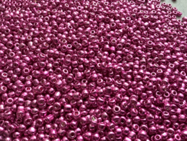 49.  Metallic Cerise  Pink 4 mm