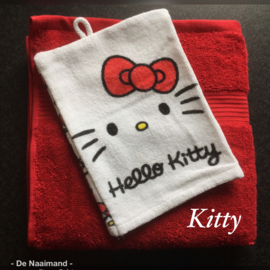 Handdoek met naam en Hello Kitty washandje