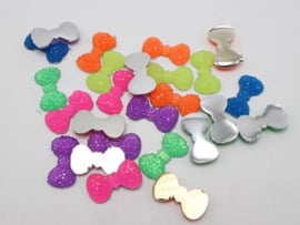 Strikjes. 22 x 11 mm