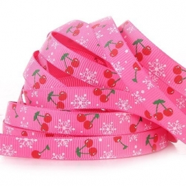 Roze met kersjes 10 mm per 90 cm. € 0,90