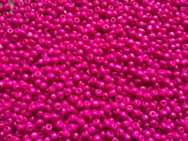 61. Magenta purple. 4 mm