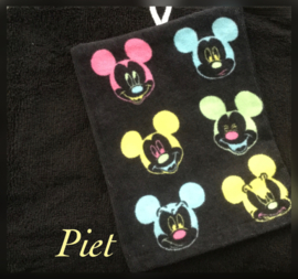 Handdoek met naam en Mickey washandje