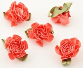 2. Bloemen Oranje /rood. 33 x 30 mm per stuk € 0,20