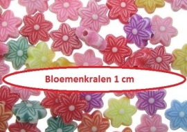 Bloemetjes 1 cm  20 voor € 1,00