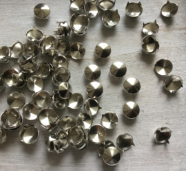 Studs rond 12 mm. 30 voor