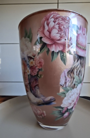 Grote vaas in roze tinten
