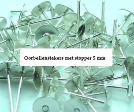 Oorbellen stekers  met stoppers 10 voor € 0,55 ( 5 mm doorsnee )