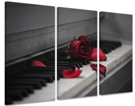 Schilderij Roos op Oude Piano