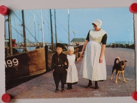 Urk, Wandelen langs de haven