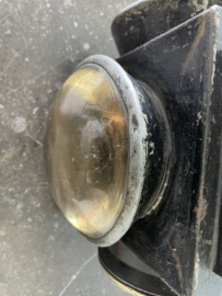 Spoorweglamp met aan 4 kanten zwaar bol glas