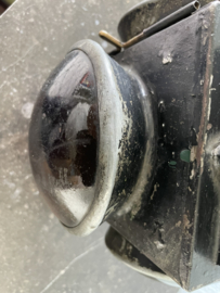 Spoorweglamp met aan 4 kanten zwaar bol glas