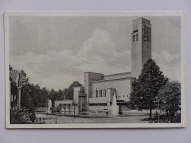 Hilversum, Raadhuis met vijver (1932)