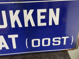 Emaille straatnaam bord, Molukkenstraat (oost)