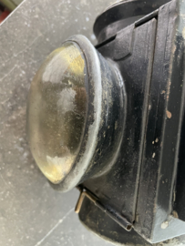 Spoorweglamp met aan 4 kanten zwaar bol glas