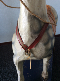 Paard van papier mache