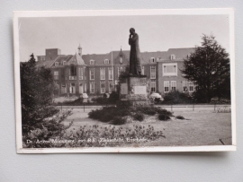 Enschede, Dr Ariens Monument (1957)