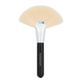 Boozy Cosmetics - Fan Brush