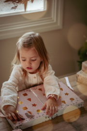 Little Dutch adventskalender met 24 vakjes met armbandjes, bedeltjes en stickers