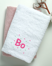 Handdoek naam met stipjes en hartjes