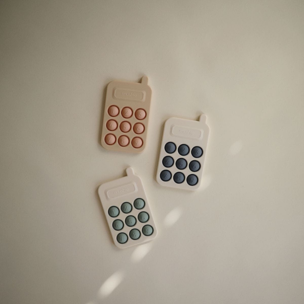 Mushie Pop It Speelgoed Telefoon - Tradewinds