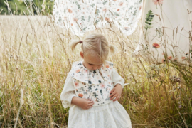 Elodie Details Slabbetje met opvangbakje Meadow Blossem