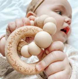 Chewies and more - Chewie bijtring | Engraved Leaf | Rattle