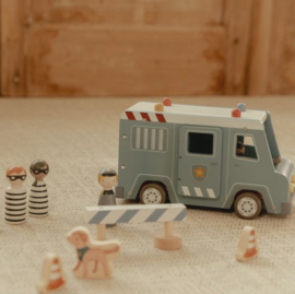 Little Dutch Politiebus + Poppetjes – Hout