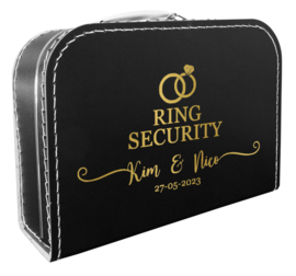 Koffertje - Ring Security met namen en trouwdatum