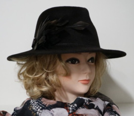 Weba Hats dameshoed velours art. 910 - donkerbruin