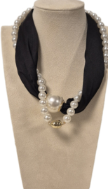 Shawlketting met parels en magneetsluiting art. 4059 -zwart/offwhite