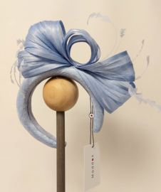 Maddox fascinator/haarband art. OCF.138 - bluebell/lichtblauw