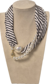 Shawlketting met parels en magneetsluiting art. 4056 -zwart/offwhite